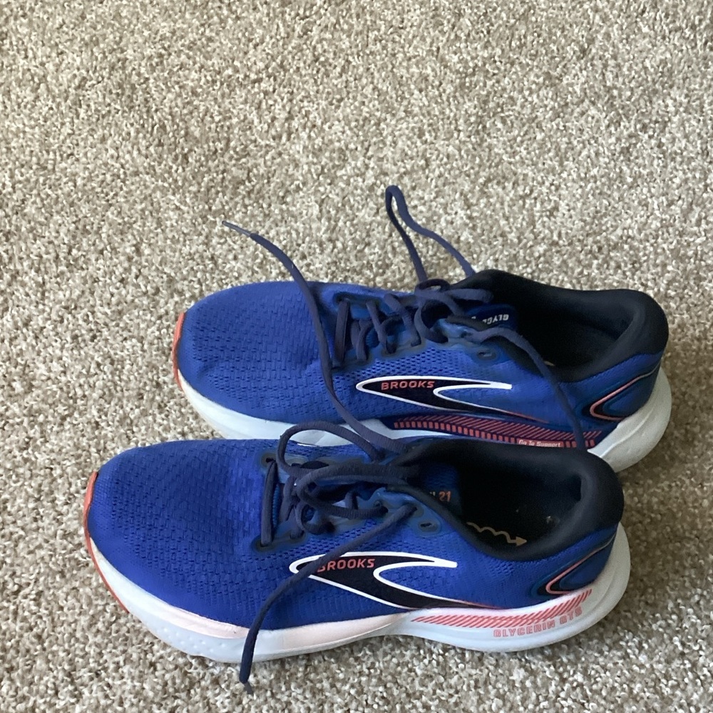 Brooks women’s Blue Running Shoes with pink Accents